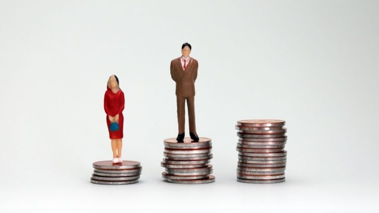 Levantamento mostra que mulheres ganharam 19,9% menos que homens em 2021