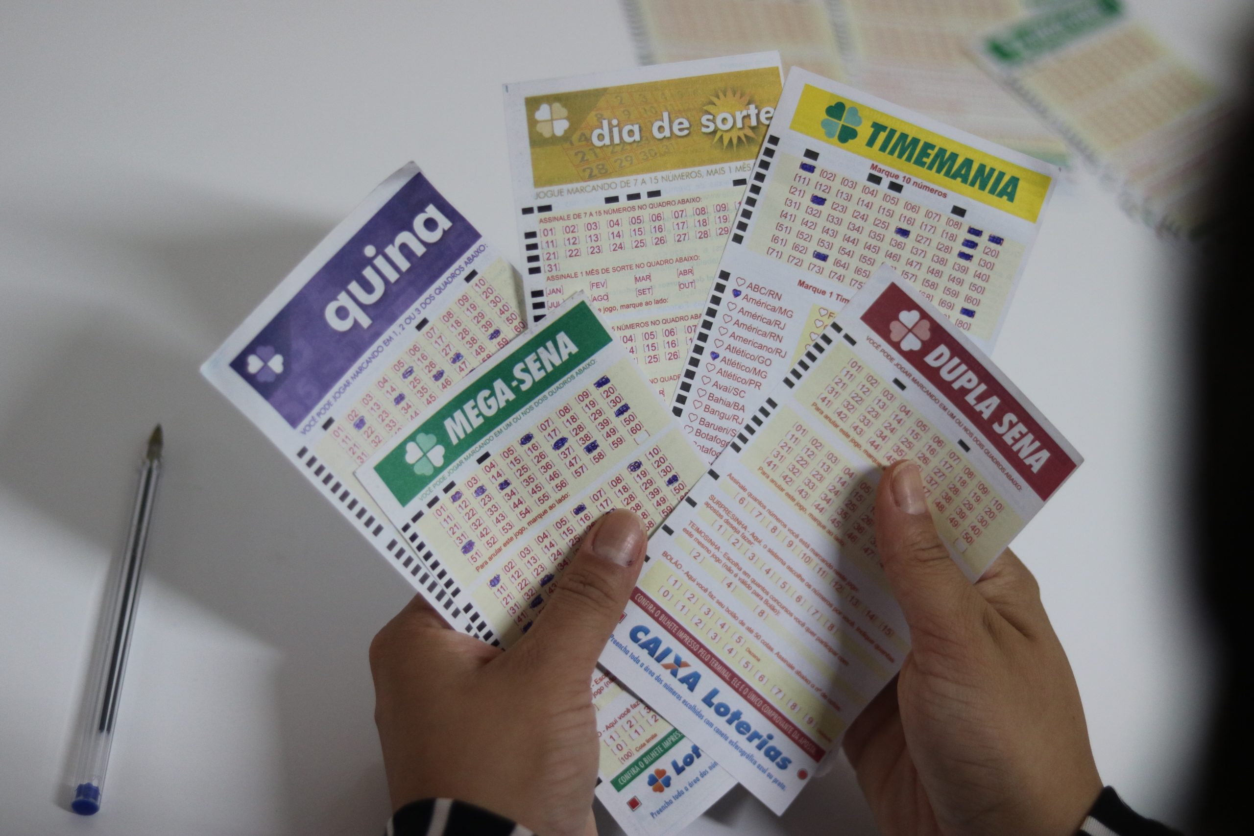 Loterias: saiba o resultado da Mega-Sena 2461, Loteria Federal 5644 e outros sorteios de hoje