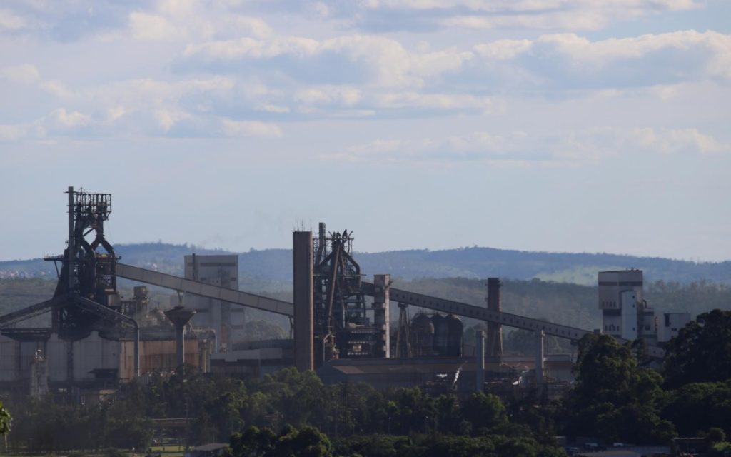 Gigante siderúrgica inicia semana com 57 vagas de empregos no Brasil