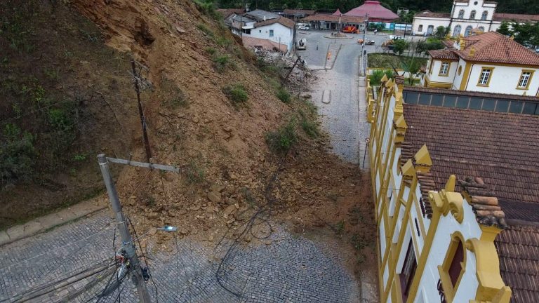 Pedro Peixe: Ouro Preto jogada às trevas