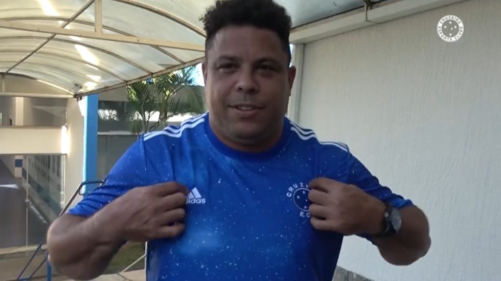 Com Ronaldo e novo uniforme, Cruzeiro prepara atrações em volta ao Mineirão contra o Pouso Alegre