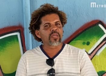 Sem-teto espancado por marido no DF surpreende com romantismo e se define como 'amante das mulheres'