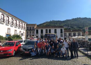 Taxistas de Ouro Preto protestam contra subsídio da prefeitura à Rota Real: "É uma covardia com a nossa categoria"