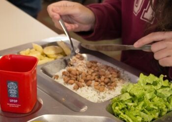 UFOP fornecerá auxílio alimentação de R$ 100 para beneficiários da bolsa permanência