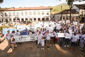 Mariana: família e amigos da vítima de assassinato na Praça Gomes Freire pedem justiça Mariana: em ato, família e amigos da vítima de assassinato na Praça Gomes Freire pedem justiça