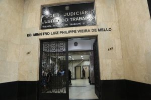 Ex-funcionário que trabalhou em hotel de Mariana desde os 14 receberá R$ 22 mil em indenização Ex-funcionário que trabalhou em hotel de Mariana desde os 14 receberá R$ 22 mil em indenização