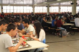 Filhos e filhas de mães estudantes da UFOP terão acesso aos Restaurantes Universitários Filhos e filhas de mães estudantes da UFOP terão acesso aos Restaurantes Universitários