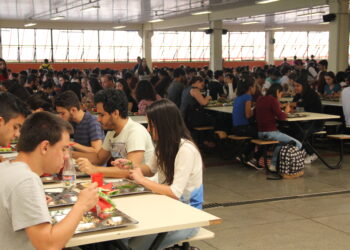 Filhos e filhas de mães estudantes da UFOP terão acesso aos Restaurantes Universitários
