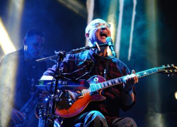 Capital Inicial, Paralamas e Barão Vermelho se apresentam em evento de rock em BH nesta sexta (29/04)