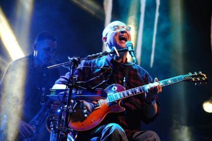 Capital Inicial, Paralamas e Barão Vermelho se apresentam em evento de rock em BH nesta sexta (29/04)