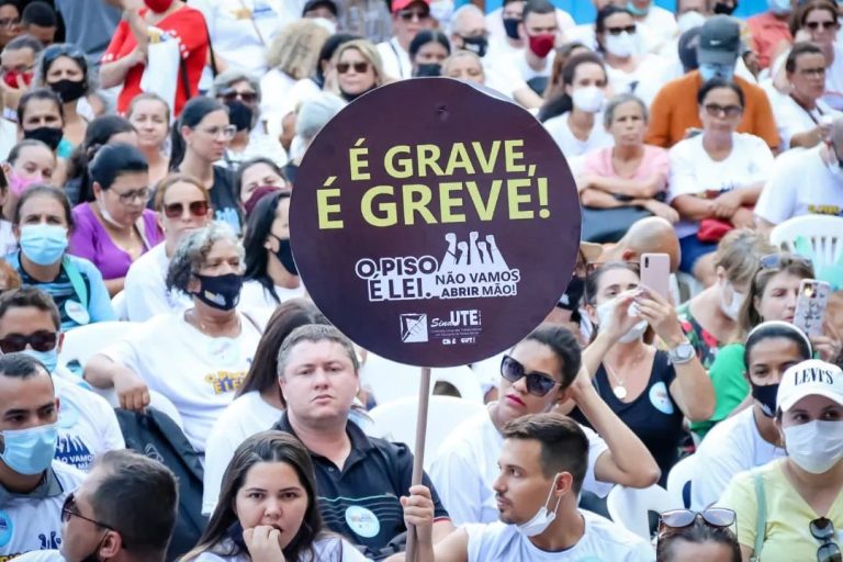 Greve da rede estadual mineira e a luta pela dignidade