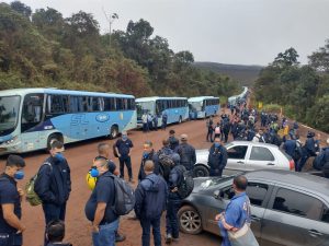 Com uma semana de paralisação, trabalhadores da CSN cobram reajuste salarial em Congonhas Com uma semana de paralisação, trabalhadores da CSN cobram reajuste salarial em Congonhas