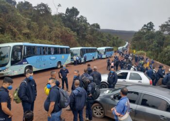 Com uma semana de paralisação, trabalhadores da CSN cobram reajuste salarial em Congonhas