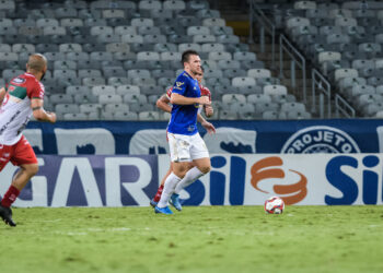 Cruzeiro enfrenta o Brusque buscando reabilitação na Série B