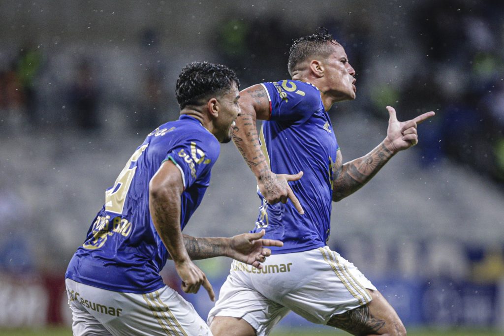 Cruzeiro estreia na Série B contra freguês histórico