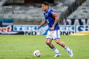Edu volta a fazer a diferença e se prova como única referência do Cruzeiro Edu volta a fazer a diferença e se prova como única referência do Cruzeiro