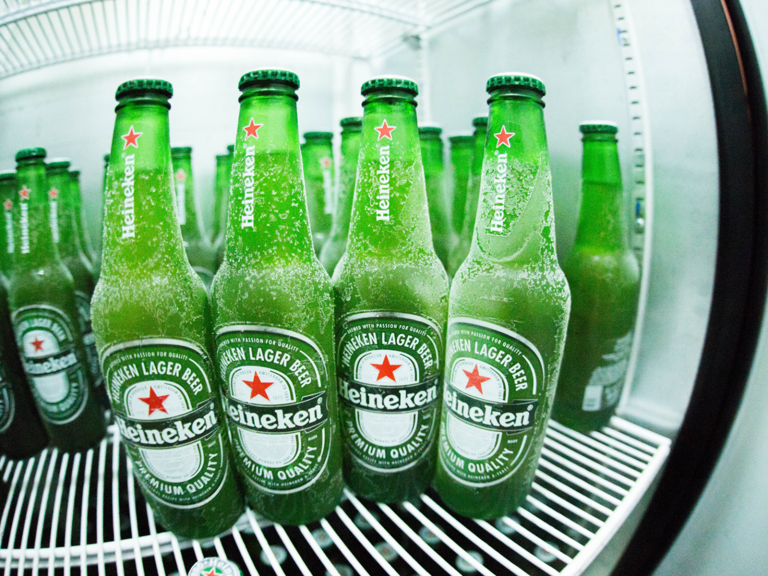 Fábrica da Heineken chega em cidade de MG criando 11 mil empregos Fábrica da Heineken
