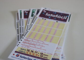 Resultado Lotofácil 2503 de hoje, sábado (23/04/2022)