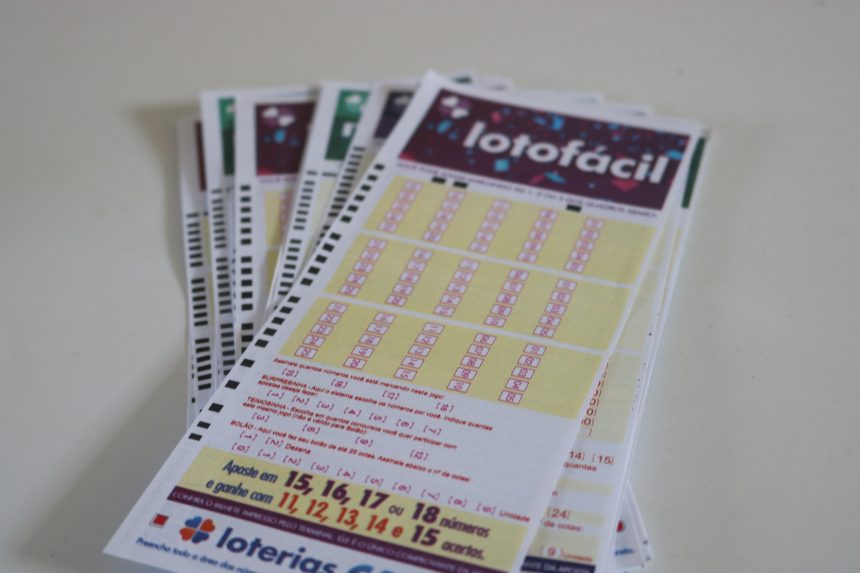 Resultado Lotofácil 2503 de hoje, sábado (23/04/2022)
