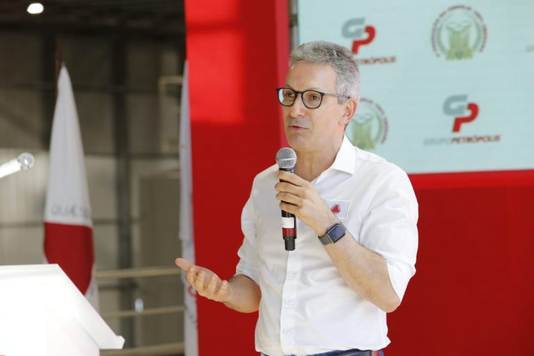 Garantir o lucro de multinacionais é mais importante que a saúde da população?