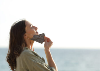 MG: Romeu Zema anuncia o fim do uso obrigatório de máscara em locais fechados a partir de 1º de maio