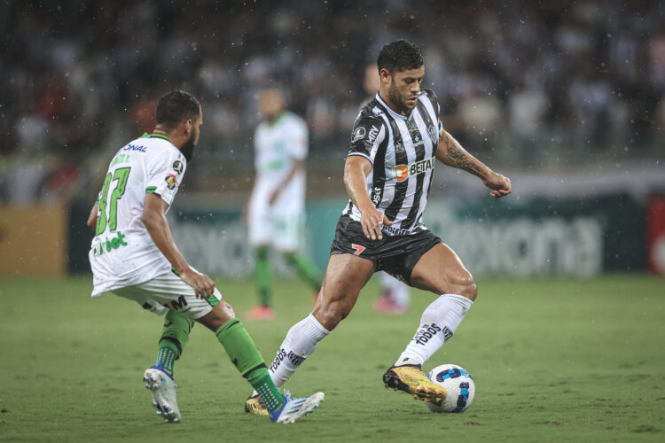 Villarreal x Liverpool, Independiente Petrolero x Palmeiras e América x Atlético-MG – Os jogos da super terça de Champions e Libertadores no SBT