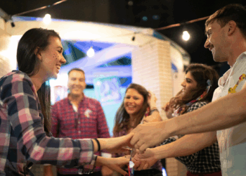 Signos Sagitário, Capricórnio, Aquário e Peixes em festa junina. Foto: banco de imagens livres do Canva