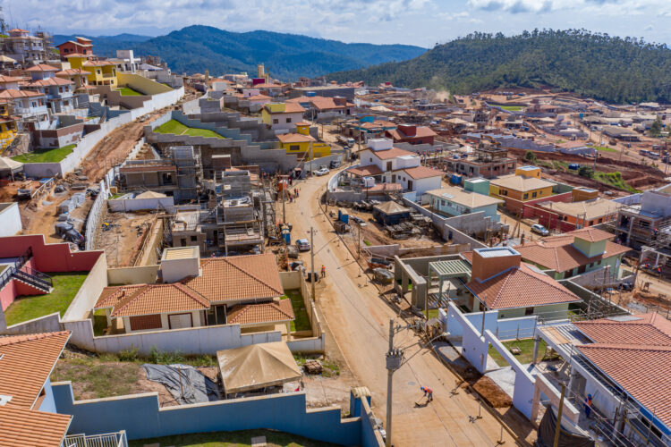 Empresas de construção ofertam mais de 500 vagas em obras de reassentamentos em MG