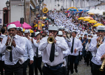 Bandalheira Folclórica comemora 50 anos com cortejo em Ouro Preto