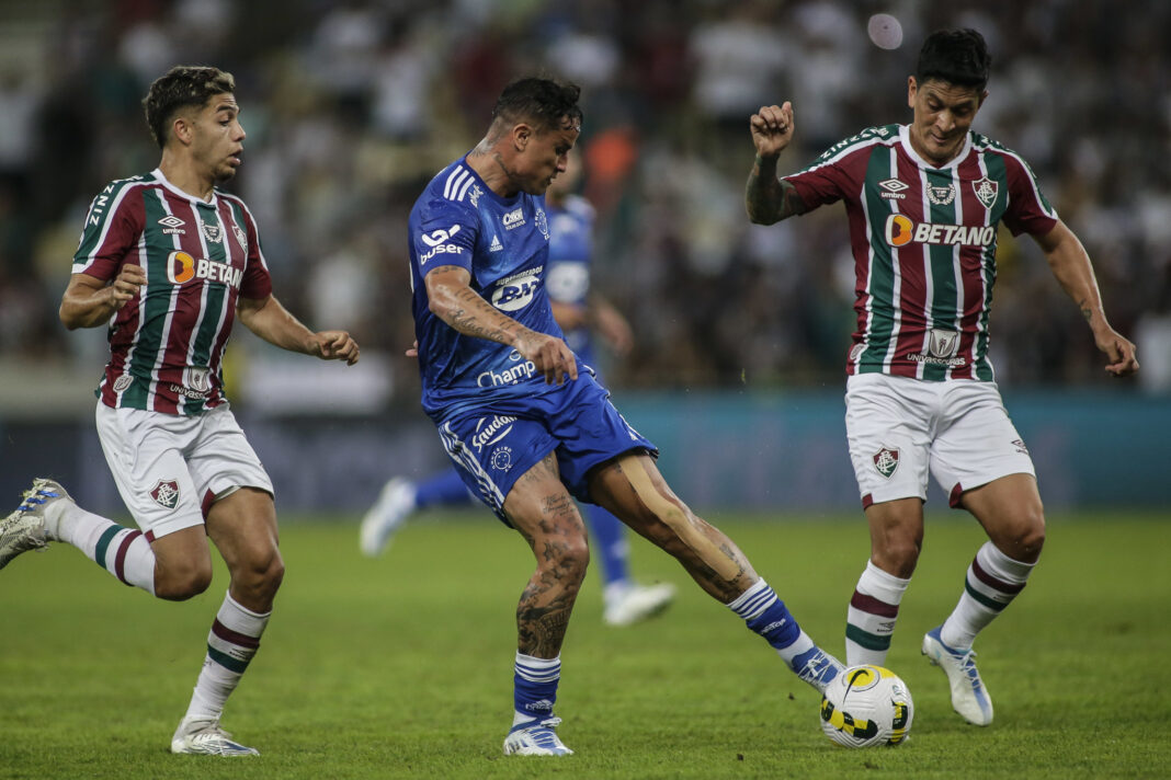 Ligeiro favoritismo do Cruzeiro dá esperança de virada Ligeiro favoritismo do Cruzeiro dá esperança de virada