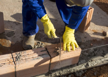 Plataforma Recoloca Rio Doce tem mais de 970 vagas de emprego para Mariana (MG) e região