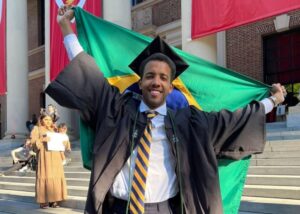 Estudante de Minas Gerais é o primeiro brasileiro negro a se formar em Harvard Estudante de Minas Gerais é o primeiro brasileiro negro a se formar em Harvard