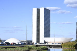 Senado abre inscrição para 5 Concursos Públicos com salários de até R$ 33 mil, veja cargos 