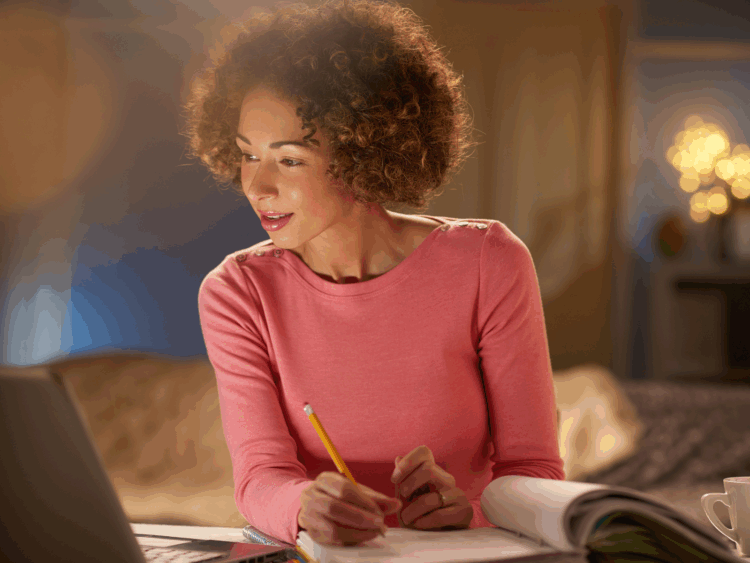 Universidade pública de Minas abre mais de 200 vagas para ensino a distância