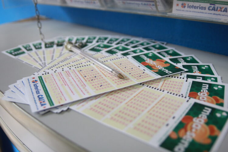 Foi você? 12 apostas faturam R$ 101 mil na Mega-Sena 2506 de terça-feira (02/08)