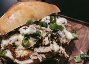 Aprenda a fazer um delicioso sanduíche de pernil de boteco