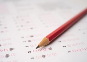 Câmara Municipal em MG abre concurso público com 35 vagas e salários de até