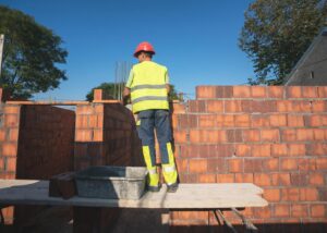 Empresa de construção oferta vagas em seis cidades de MG para trabalho na área da Vale