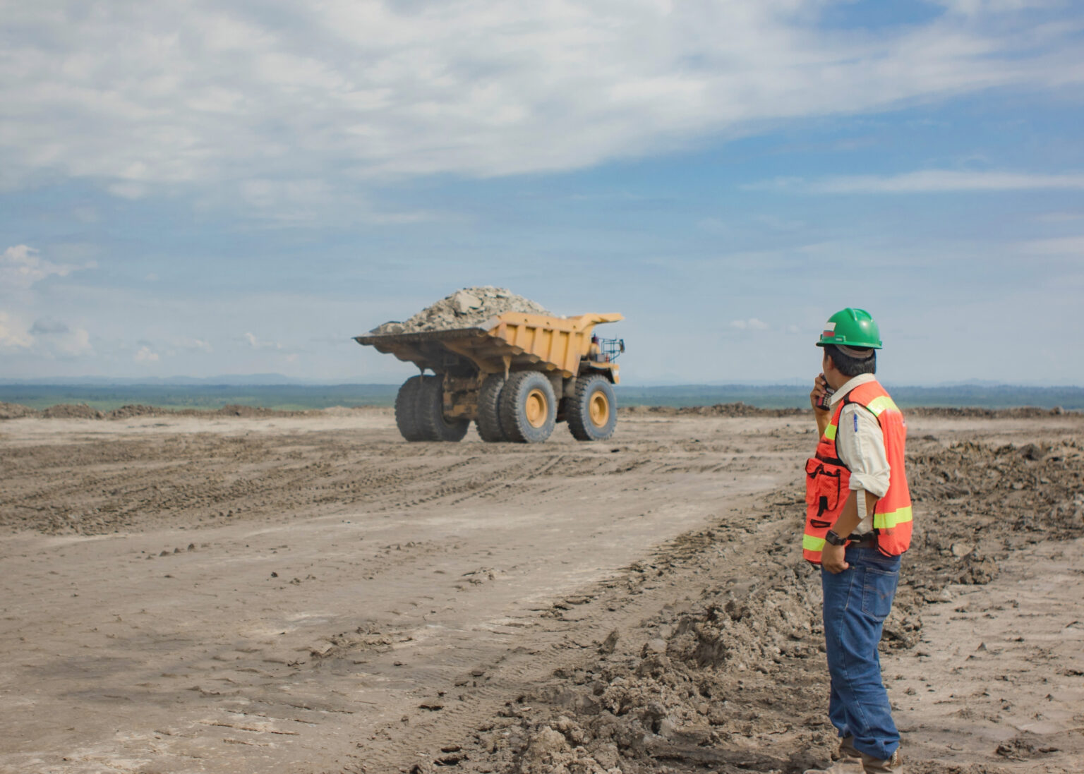 Empresa de mineração de ouro contrata analista de planejamento, geólogo, operador, ergonomista, mecânico, técnico automação e outros