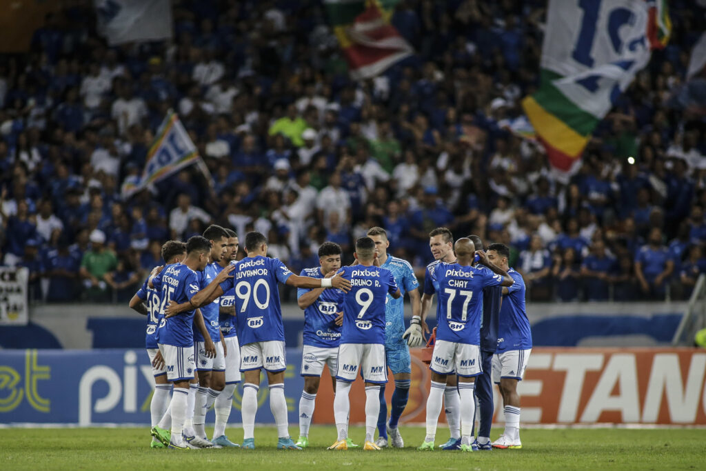 Cruzeiro faz o 1º dos três jogos que podem garantir vaga na série A de 2023