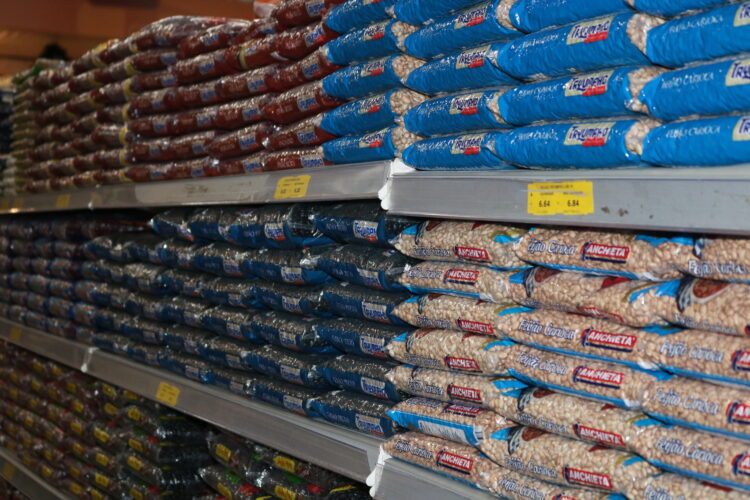 Os 13 itens que compõem a Cesta Básica Nacional