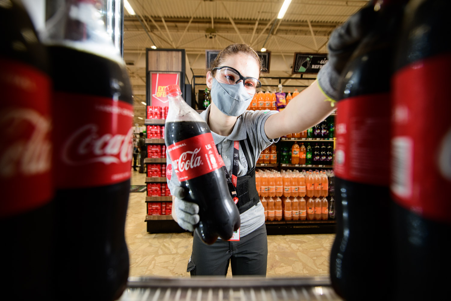 Coca-Cola FEMSA contrata mais de 50 profissionais em MG em vários cargos