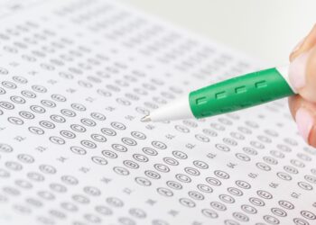 Concurso Público de Universidade Federal disponibiliza mais de 100 vagas com salários que ultrapassam R$ 4 mil