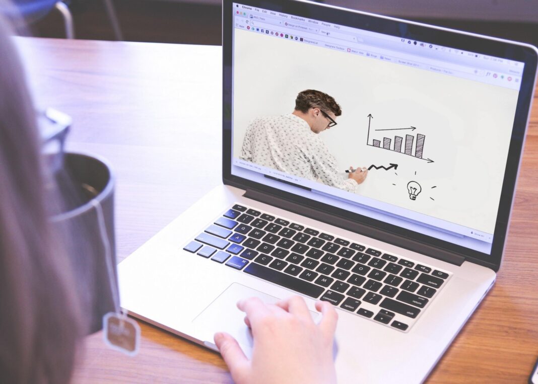 Conheça 10 sites para fazer cursos gratuitos e com diploma Conheça 10 sites para fazer cursos gratuitos e com diploma