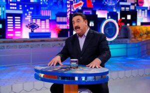 Jair Bolsonaro será sabatinado nesta terça (13) por Ratinho Ratinho entrevista candidatos à Presidência da República; Jair Bolsonaro será sabatinado nesta terça (13), às 20h