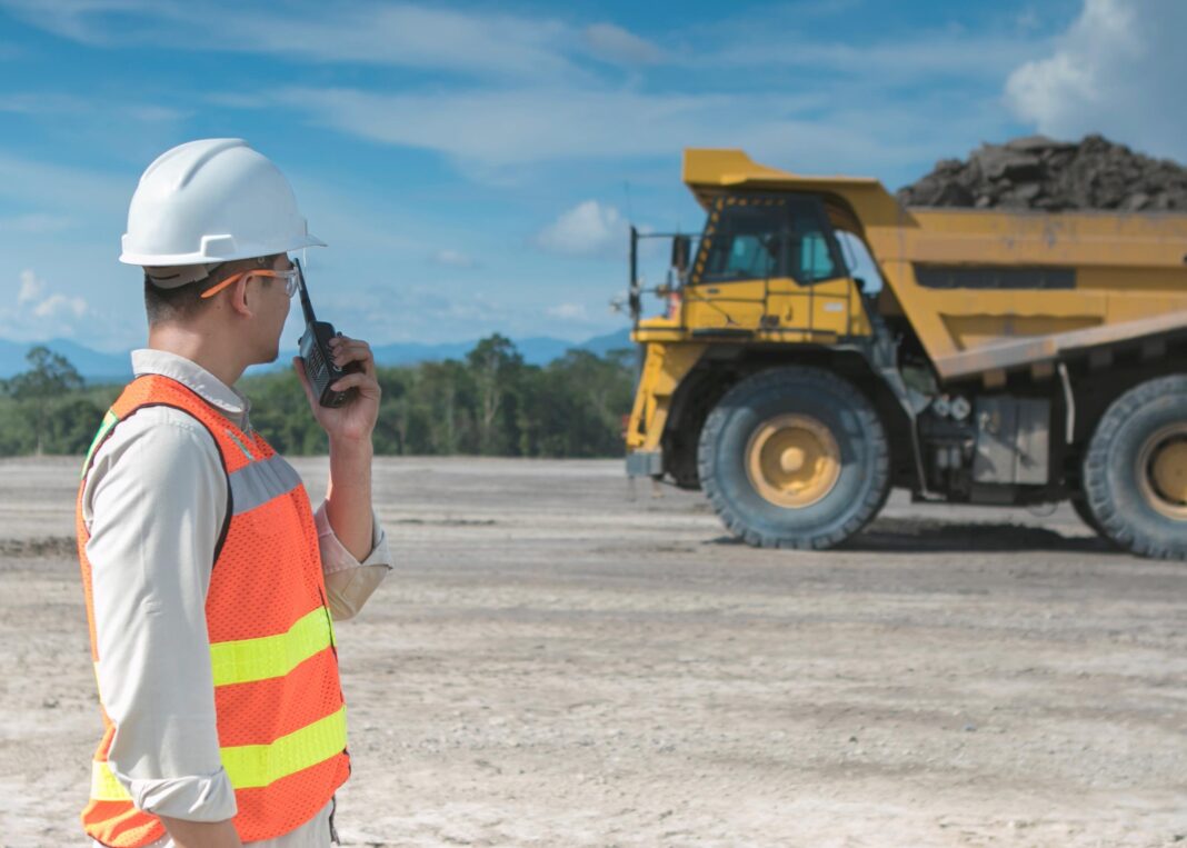 Mineradora de ouro contrata mecânicos, auxiliares, assistente e outros profissionais Mineradora de ouro contrata mecânicos, auxiliares, assistente e outros profissionais