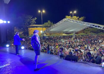 Primeiro dia do Encontro Internacional de Palhaços atrai grande público em Mariana (MG)