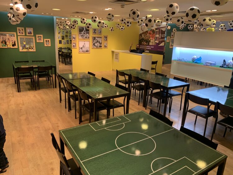 Livraria Leitura disponibiliza mais de 80 pontos para troca de figurinhas do Álbum da Copa de 2022