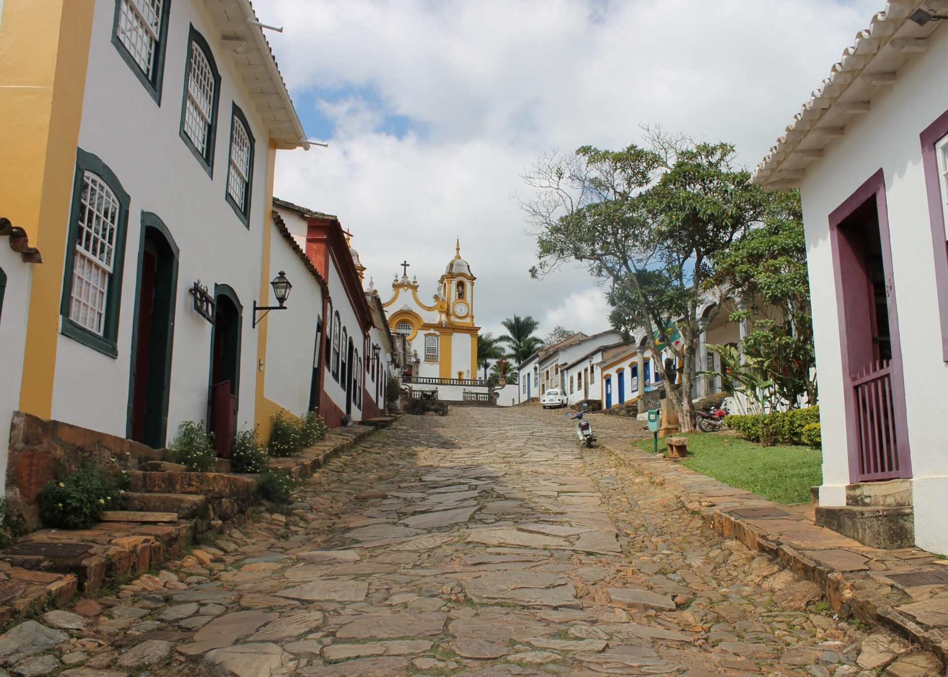 Tiradentes, cidade histórica de Minas Gerais, é rica em gastronomia e em passeios turísticos