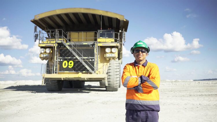 Empresa de mineração e construção pesada abre 126 vagas em GO, MG e PA com inscrições até 15/10